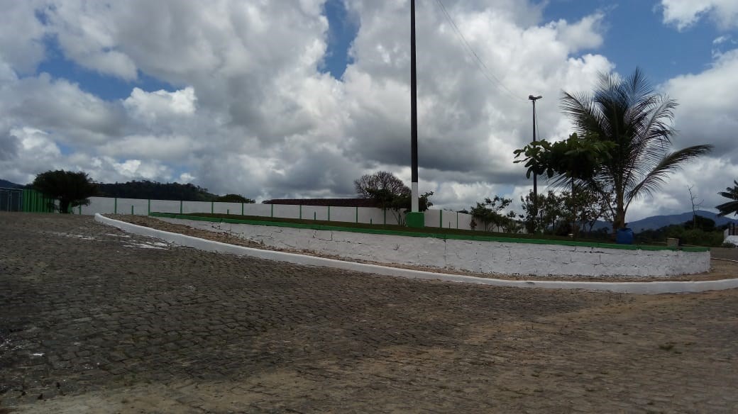 Camacã: Prefeitura finaliza limpeza no Cemitério da Cidade para o dia de Finados